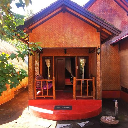 Kampung Meno Bungalows Ilhas Gili Exterior foto