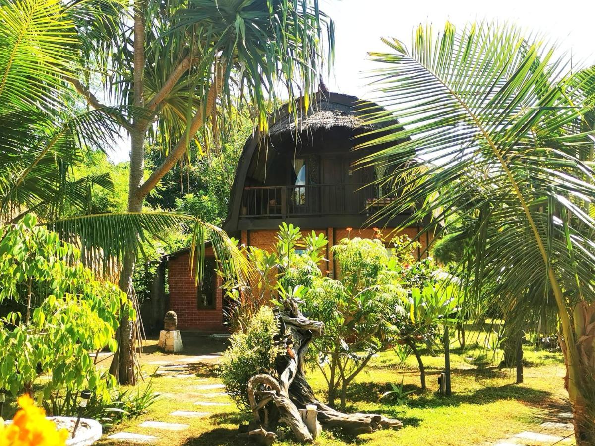 Kampung Meno Bungalows Ilhas Gili Exterior foto