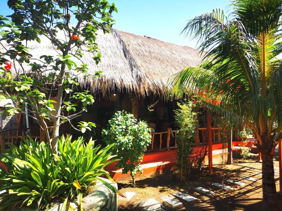 Kampung Meno Bungalows Ilhas Gili Exterior foto