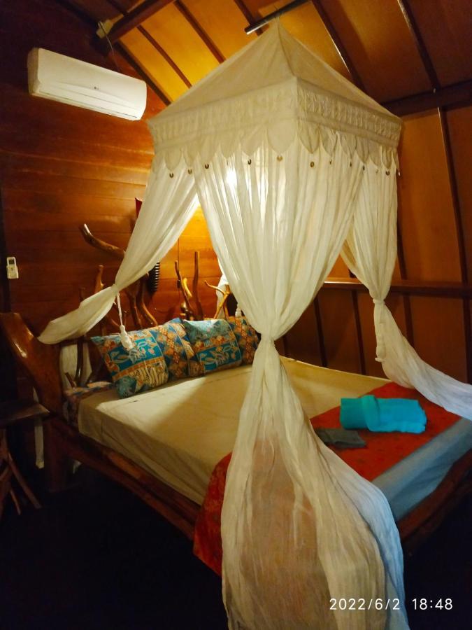 Kampung Meno Bungalows Ilhas Gili Exterior foto