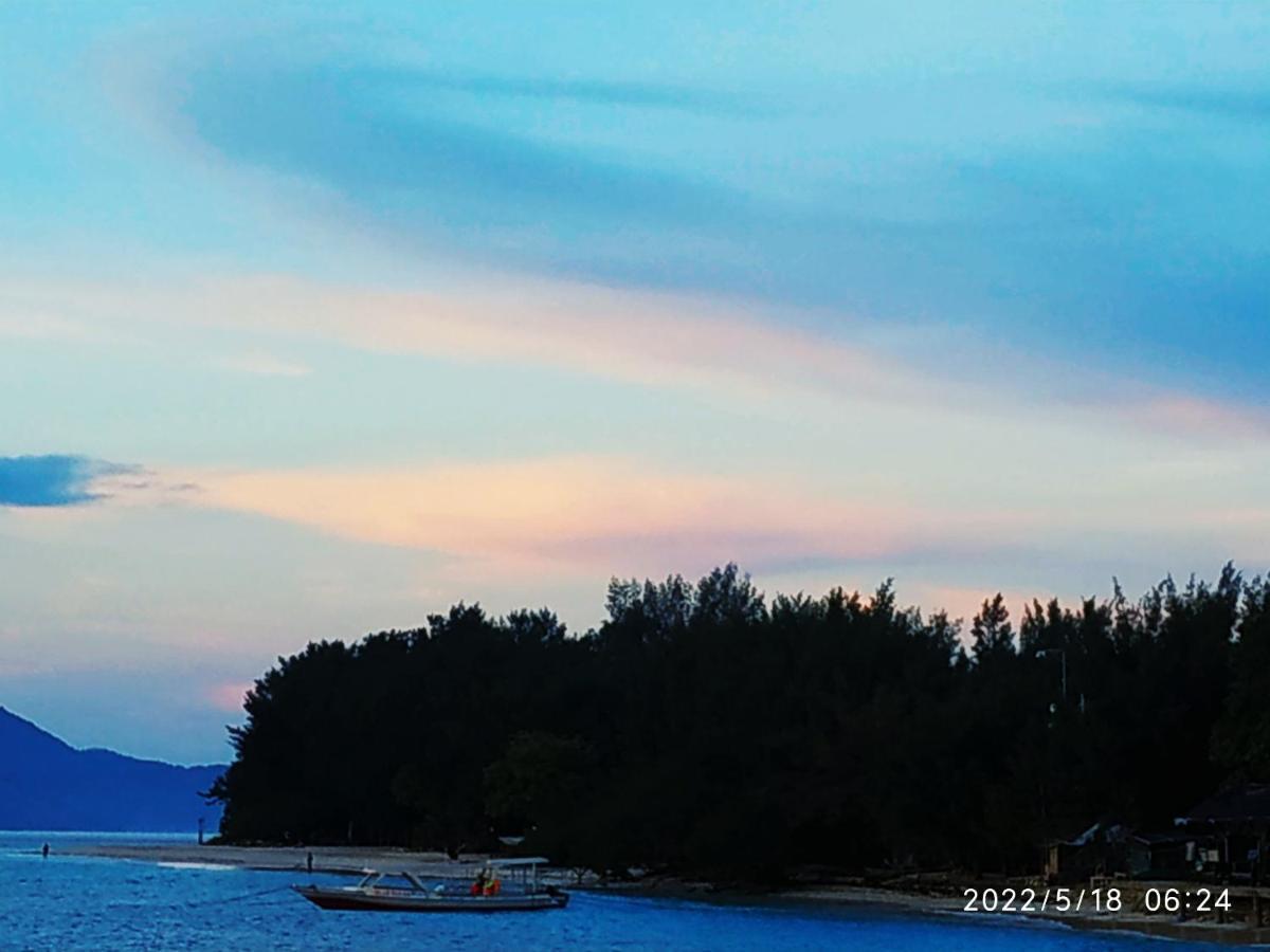 Kampung Meno Bungalows Ilhas Gili Exterior foto
