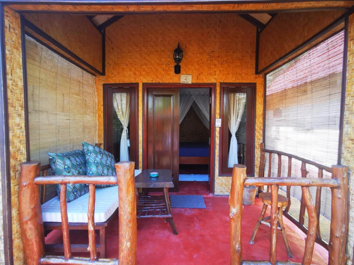 Kampung Meno Bungalows Ilhas Gili Exterior foto