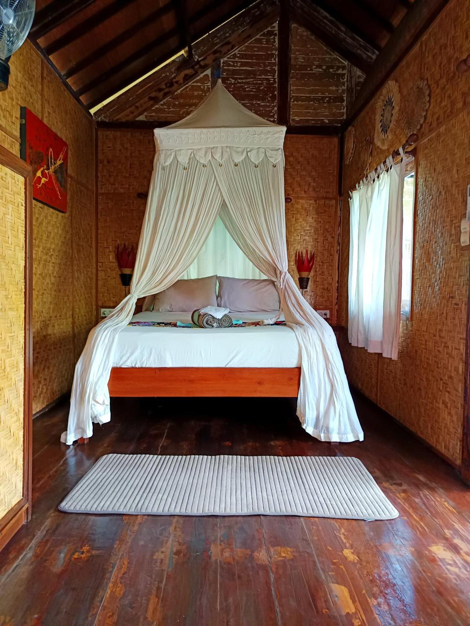 Kampung Meno Bungalows Ilhas Gili Exterior foto