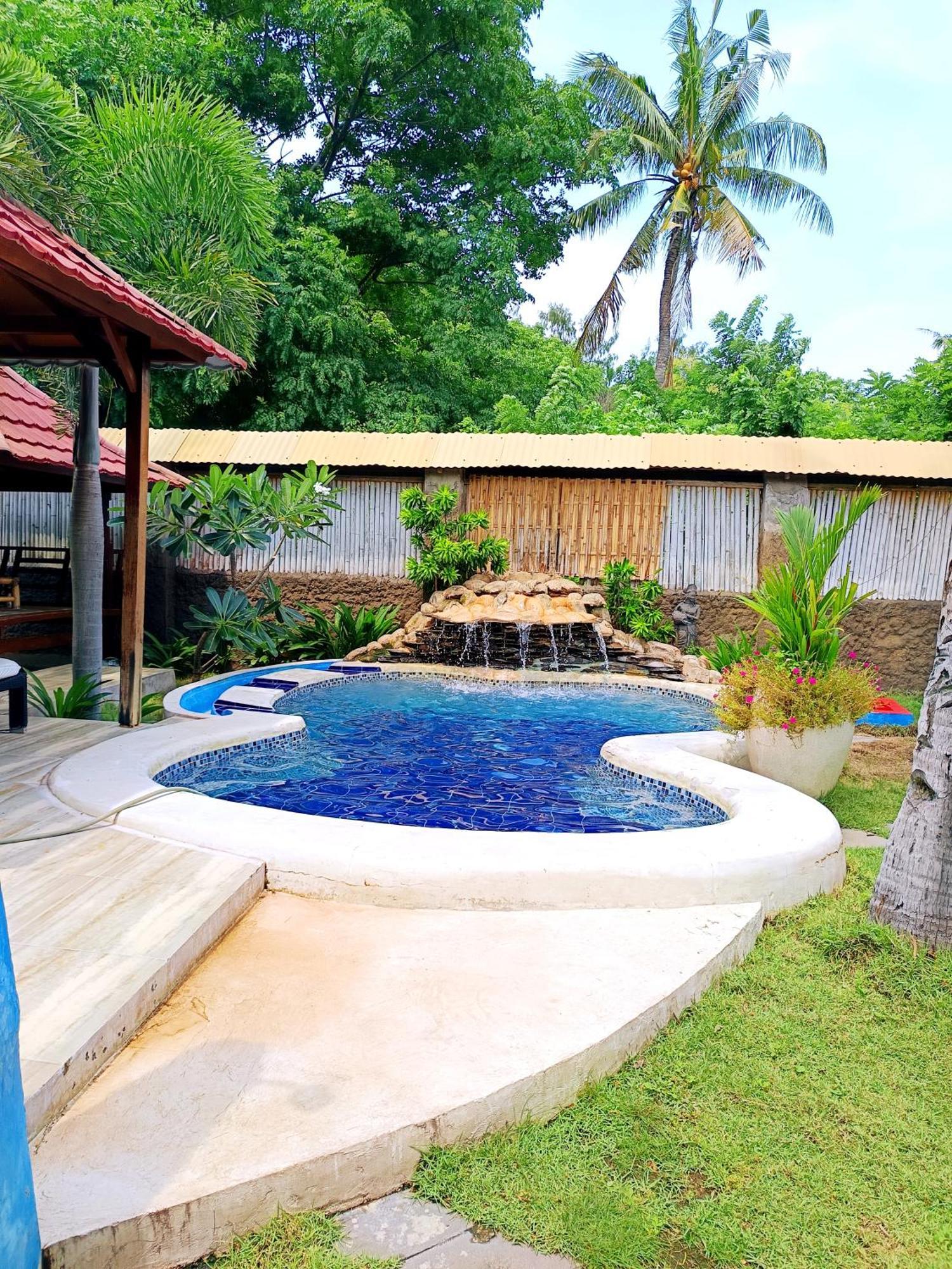 Kampung Meno Bungalows Ilhas Gili Exterior foto