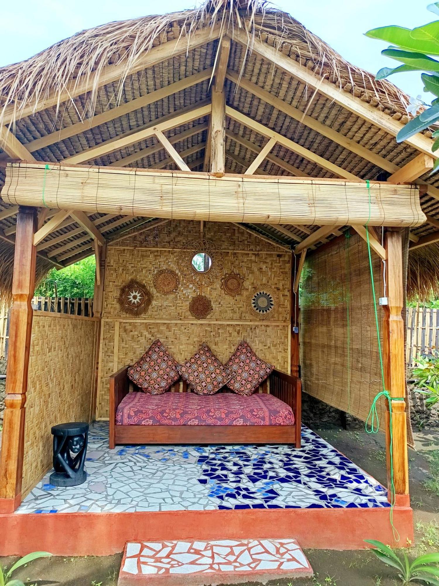Kampung Meno Bungalows Ilhas Gili Exterior foto