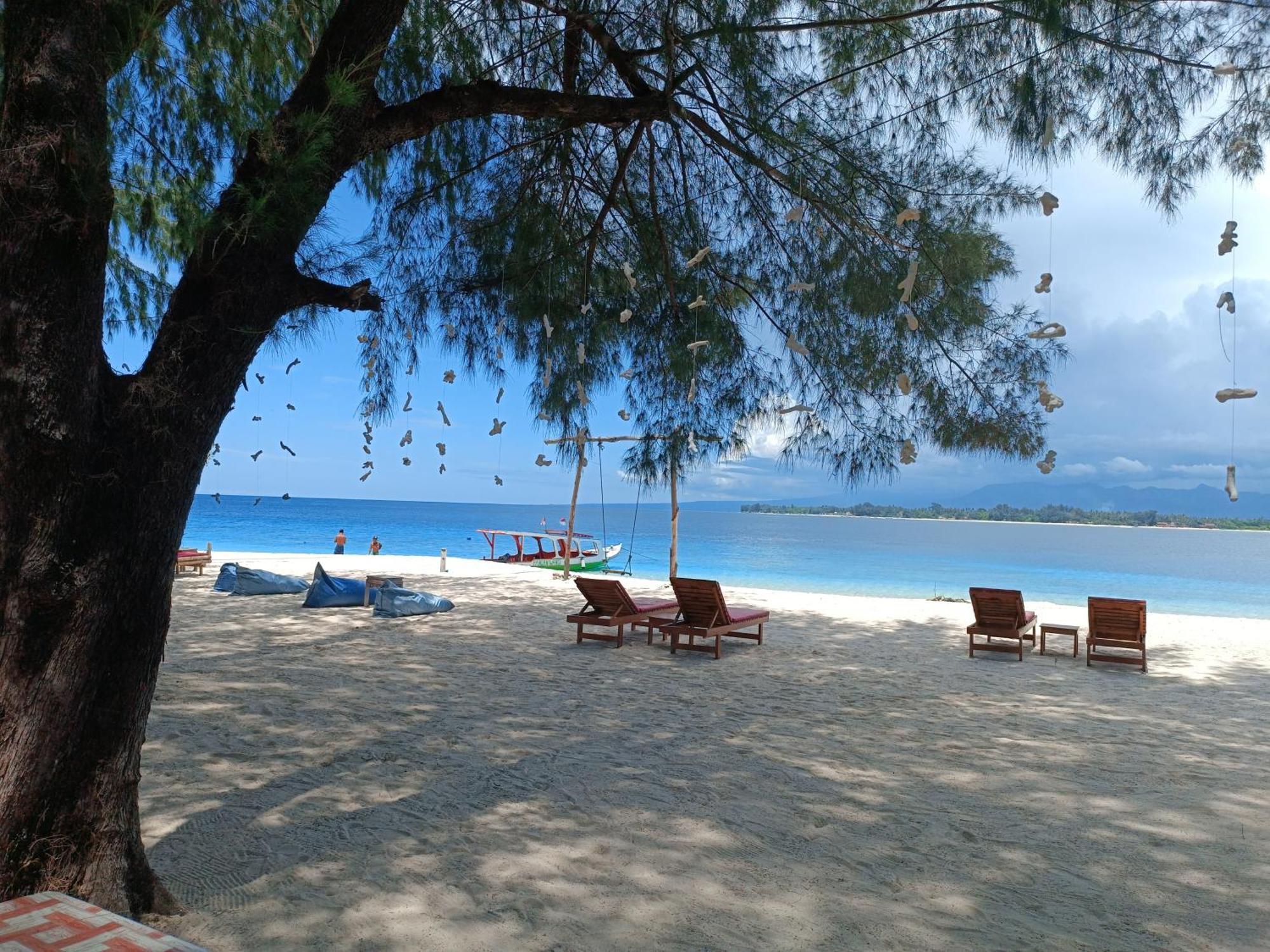 Kampung Meno Bungalows Ilhas Gili Exterior foto