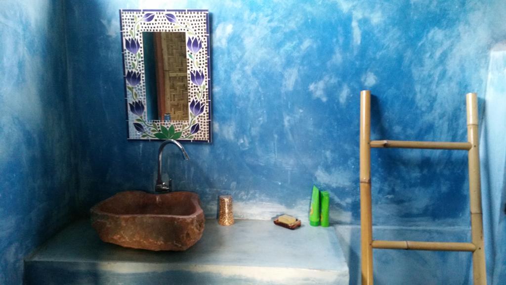 Kampung Meno Bungalows Ilhas Gili Exterior foto