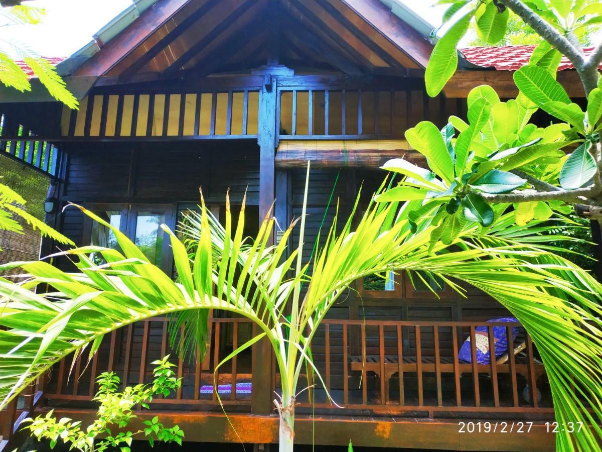 Kampung Meno Bungalows Ilhas Gili Exterior foto